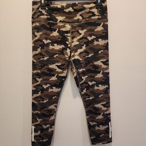 Zyia Active green soft and snug reflective tights 7/8 length sz 12 NWOT